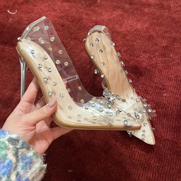 Heels - Picture 2 of 3